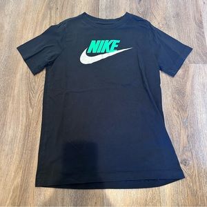 Nike boys black tshirt